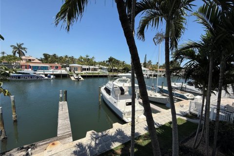 Condo in Fort Lauderdale, Florida, 1 bedroom № 2001785 - photo 20