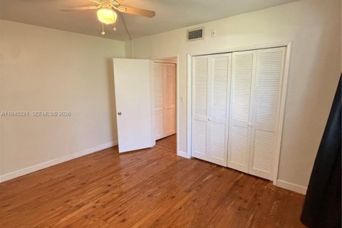 Condo in Fort Lauderdale, Florida, 1 bedroom № 2001785 - photo 13