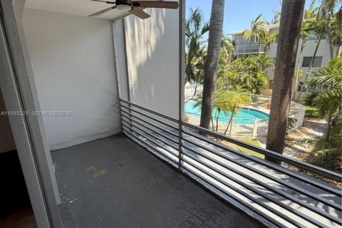 Condo in Fort Lauderdale, Florida, 1 bedroom № 2001785 - photo 16