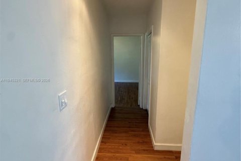 Condo in Fort Lauderdale, Florida, 1 bedroom № 2001785 - photo 8