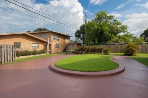 Villa ou maison à Fort Lauderdale, Floride 1 chambre, 865.48 m2 № 2087964