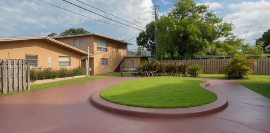 Villa ou maison à Fort Lauderdale, Floride 1 chambre, 865.48 m2 № 2087964