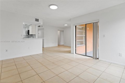 Снять в аренду кондоминиум в Хайалиа, Флорида 3 спальни, 104.98м2, № 2008734 - фото 11