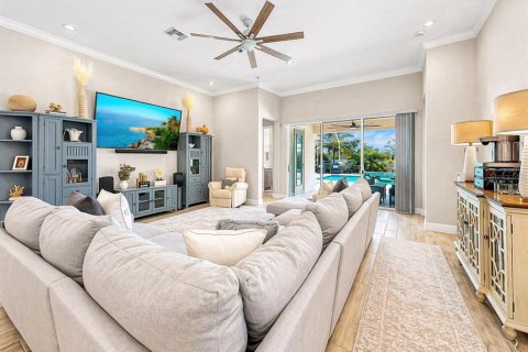 House in Apollo Beach, Florida 4 bedrooms, 243.87 sq.m. № 2396231 - photo 19