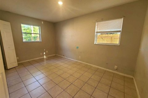 House in Tampa, Florida 4 bedrooms, 150.87 sq.m. № 1771575 - photo 7