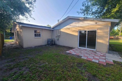 House in Tampa, Florida 4 bedrooms, 150.87 sq.m. № 1771575 - photo 13
