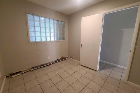 House in Tampa, Florida 4 bedrooms, 150.87 sq.m. № 1771575 - photo 9