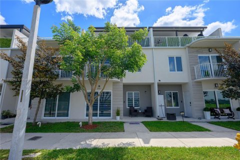 Touwnhouse à louer à Homestead, Floride: 3 chambres, 129.88 m2 № 1992764 - photo 3