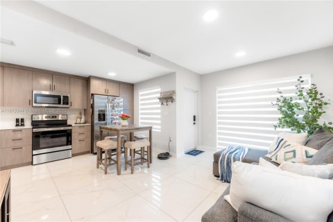 Touwnhouse à louer à Homestead, Floride: 3 chambres, 129.88 m2 № 1992764 - photo 7