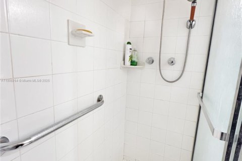 Купить кондоминиум в Авентура, Флорида 1 спальня, 99.03м2, № 1963251 - фото 22