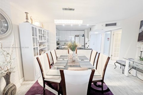 Купить кондоминиум в Авентура, Флорида 1 спальня, 99.03м2, № 1963251 - фото 9