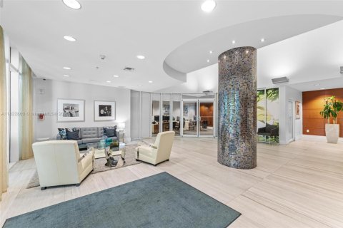 Condo in Miami, Florida, 2 bedrooms  № 1934766 - photo 6