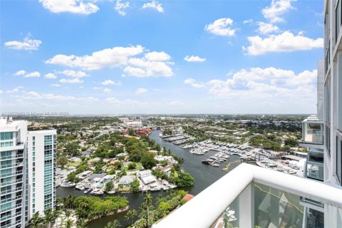 Condo in Miami, Florida, 2 bedrooms  № 1934766 - photo 13