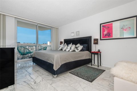 Condominio en venta en Hallandale Beach, Florida, 1 dormitorio, 78.69 m2 № 1982194 - foto 15