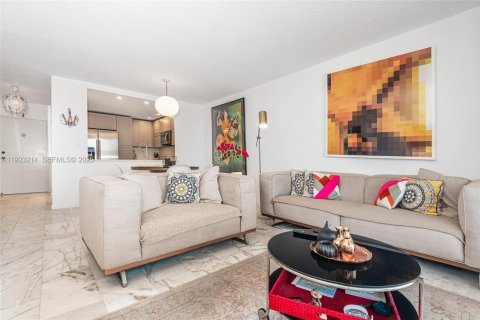 Condominio en venta en Hallandale Beach, Florida, 1 dormitorio, 78.69 m2 № 1982194 - foto 12