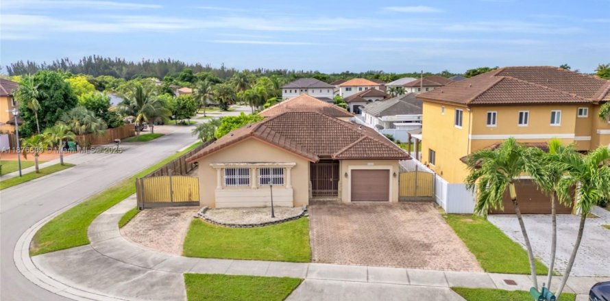 Villa ou maison à Homestead, Floride 3 chambres, 133.97 m2 № 1925192