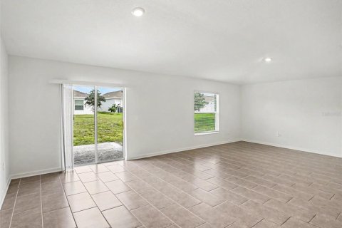 Casa en venta en Osteen, Florida, 3 dormitorios, 145.02 m2 № 2416573 - foto 2