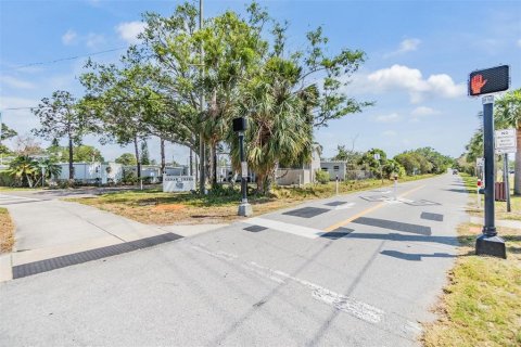 Terreno en venta en Dunedin, Florida № 1853726 - foto 8