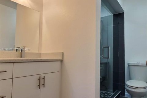 Condo in Miami, Florida, 2 bedrooms  № 2152892 - photo 15