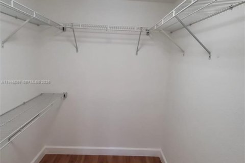 Condo in Miami, Florida, 2 bedrooms  № 2152892 - photo 18