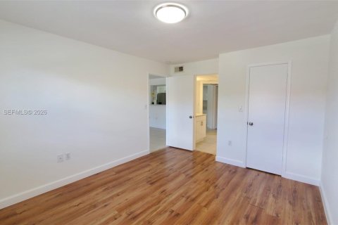 Condo in Miami, Florida, 2 bedrooms  № 2152892 - photo 20