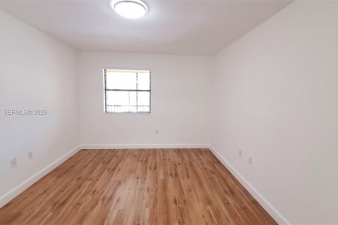 Condo in Miami, Florida, 2 bedrooms  № 2152892 - photo 14