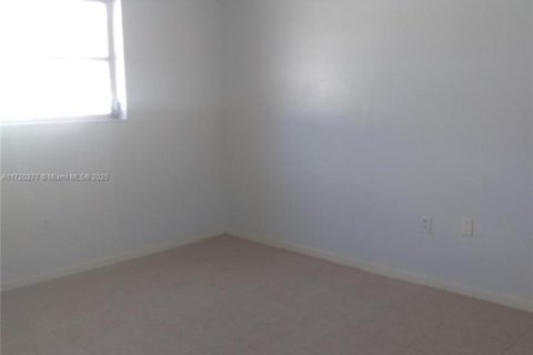 Condominio en venta en North Miami Beach, Florida, 2 dormitorios, 85.47 m2 № 1936954 - foto 3