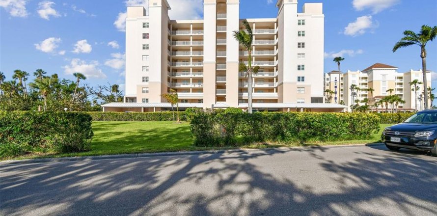 Condominio en Palmetto, Florida, 3 dormitorios № 1582383
