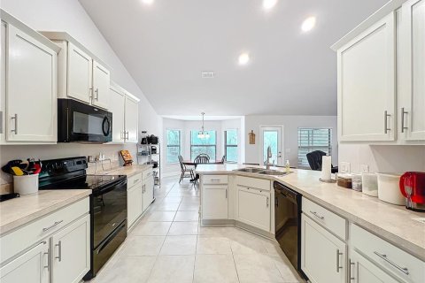 House in Mulberry, Florida 4 bedrooms, 221.29 sq.m. № 1545325 - photo 10