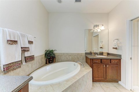 Casa en venta en Bradenton, Florida, 3 dormitorios, 190.26 m2 № 2231531 - foto 30