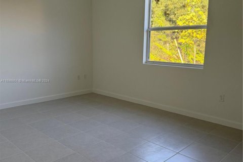 House in Miami, Florida 4 bedrooms № 1874603 - photo 5