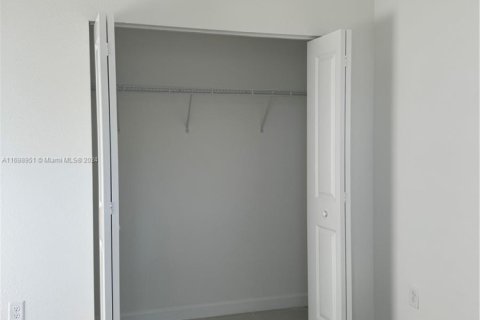 House in Miami, Florida 4 bedrooms № 1874603 - photo 18