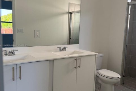 House in Miami, Florida 4 bedrooms № 1874603 - photo 14
