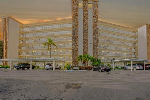Condo in Bradenton, Florida, 2 bedrooms  № 1803237 - photo 2
