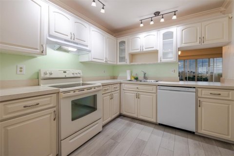 Condo in Bradenton, Florida, 2 bedrooms  № 1803237 - photo 10