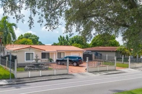 Villa ou maison à Miami, Floride 4 chambres, 126.07 m2 № 2414774