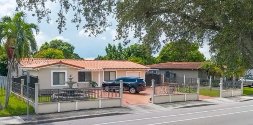 Villa ou maison à Miami, Floride 4 chambres, 126.07 m2 № 2414774