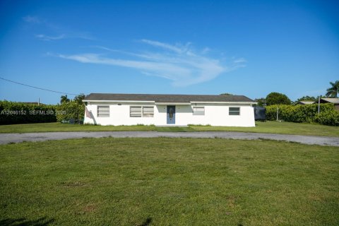 Casa en Homestead, Florida 3 dormitorios, 144.93 m2 № 2192495