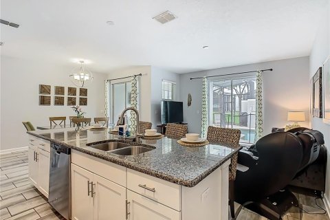 Townhouse in Davenport, Florida 4 bedrooms, 176.7 sq.m. № 1865838 - photo 17