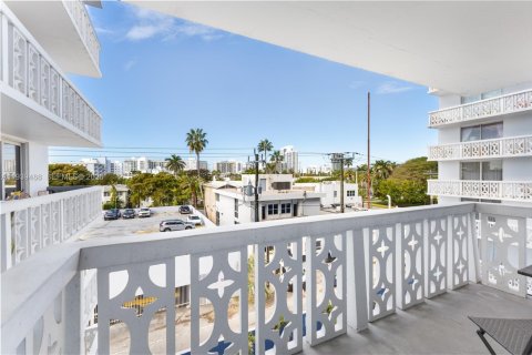 Condominio en venta en Miami Beach, Florida, 1 dormitorio, 72.93 m2 № 1999870 - foto 18