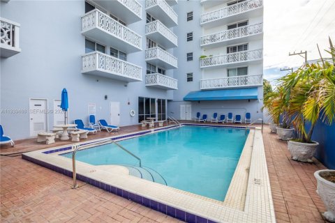 Condominio en venta en Miami Beach, Florida, 1 dormitorio, 72.93 m2 № 1999870 - foto 25
