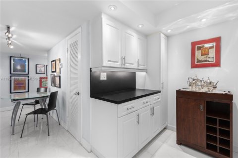 Condominio en venta en Miami Beach, Florida, 1 dormitorio, 72.93 m2 № 1999870 - foto 7