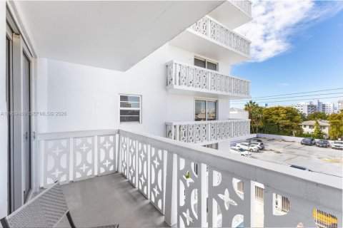 Condominio en venta en Miami Beach, Florida, 1 dormitorio, 72.93 m2 № 1999870 - foto 16