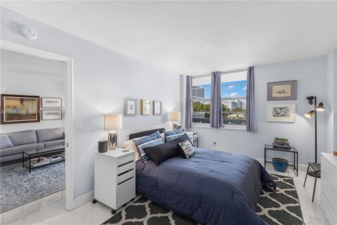 Condominio en venta en Miami Beach, Florida, 1 dormitorio, 72.93 m2 № 1999870 - foto 12