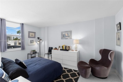 Condominio en venta en Miami Beach, Florida, 1 dormitorio, 72.93 m2 № 1999870 - foto 14