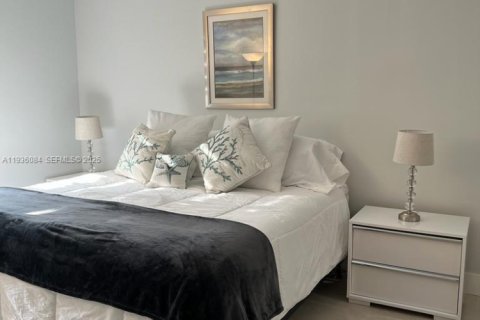Condo in Lauderdale-by-the-Sea, Florida, 1 bedroom  № 1994172 - photo 13