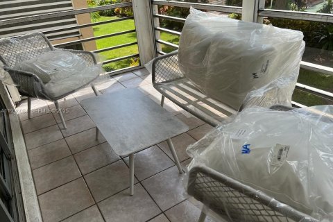 Condo in Lauderdale-by-the-Sea, Florida, 1 bedroom  № 1994172 - photo 19