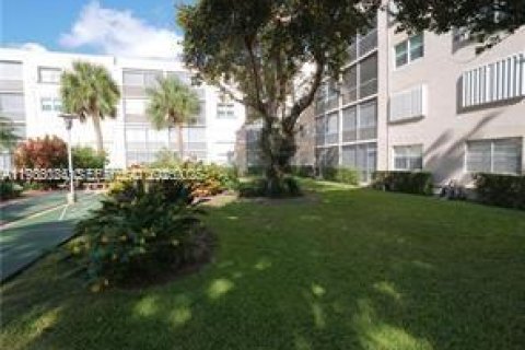 Condo in Lauderdale-by-the-Sea, Florida, 1 bedroom  № 1994172 - photo 22
