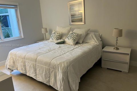 Condo in Lauderdale-by-the-Sea, Florida, 1 bedroom  № 1994172 - photo 16