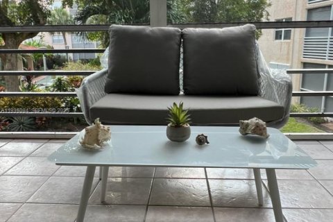 Condo in Lauderdale-by-the-Sea, Florida, 1 bedroom  № 1994172 - photo 7